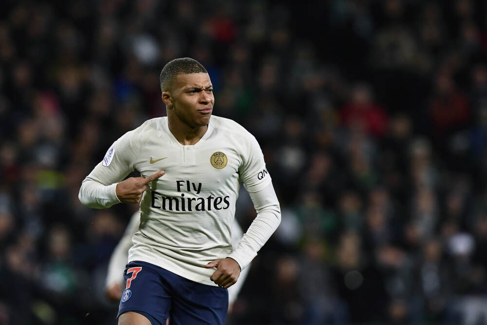 雷军笑了，迈凯伦全新SUV撞脸小米这款车，是有意还是意外？